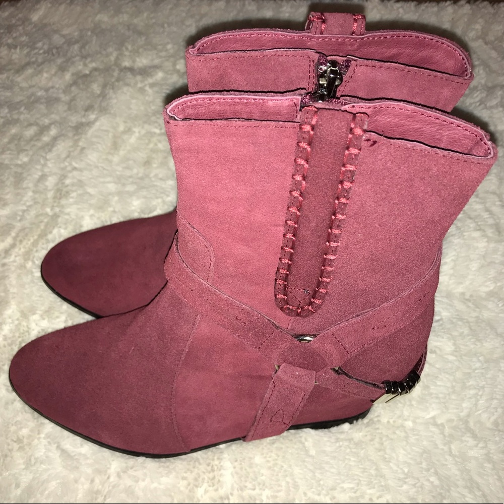 Catherine Malandrino Wedge Bootie Burgandy 7.5